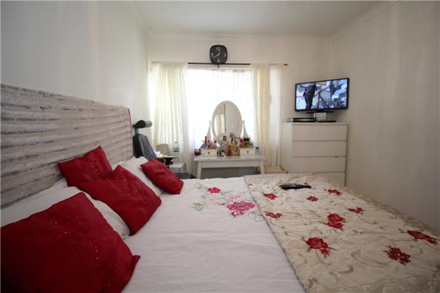  Image of 3 bedroom Semi-Detached Bungalow for sale in Sunny Bank London SE25 at Sunny Bank, London, SE25